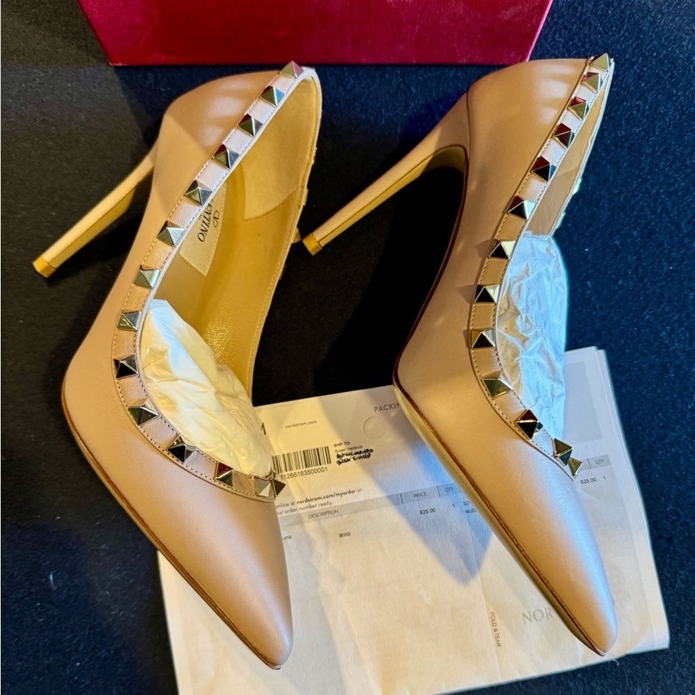 Valentino Rockstud Nude Heels Women’s Sz 36 US6 - Picture 1 of 15